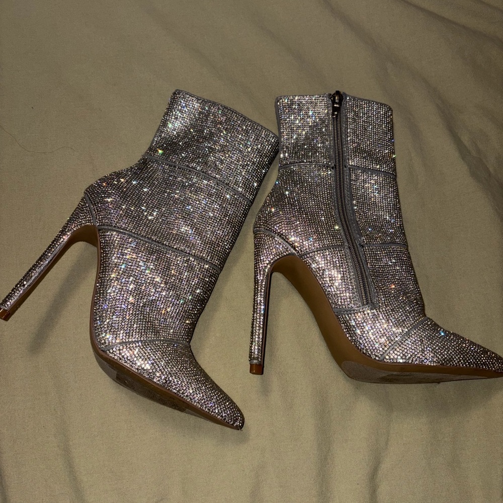 Steve Madden Booties - Picture 3 of 6